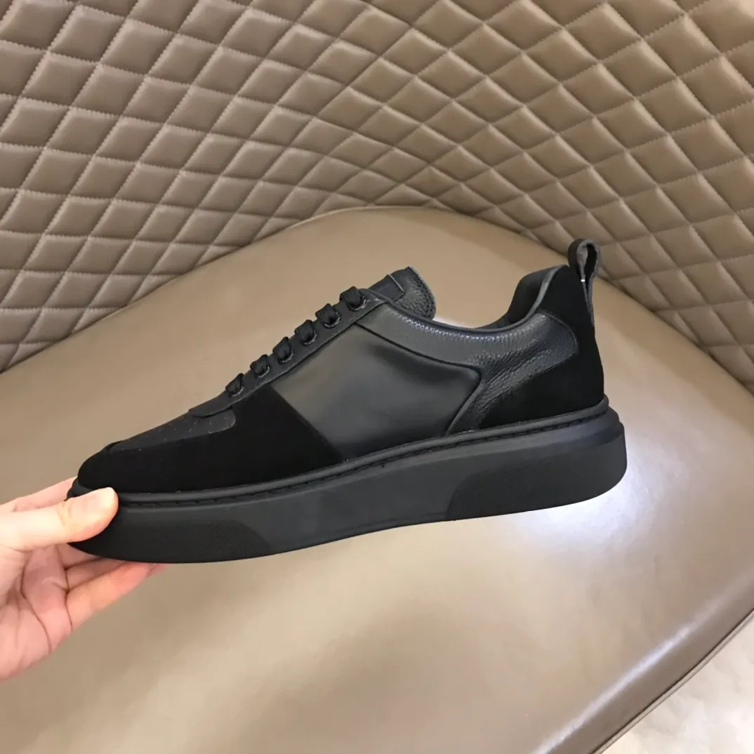 p420 "Salvatore Ferraga**" men's low-cut fashion sneakers. This casual shoe has a novel structure and is made of soft calfskin. The contrasting color elements on the upper highlight the bold and avant-garde atmosphere. The first-layer cowhide lining is high-end and comfortable. Energetic and fresh, these shoes can be worn with casual looks or add a touch of street style to elegant trousers.  Size: 38-44